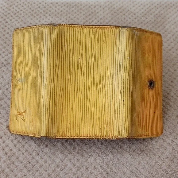 Louis Vuitton Epi Leather Key Wallet - Picture 7 of 8